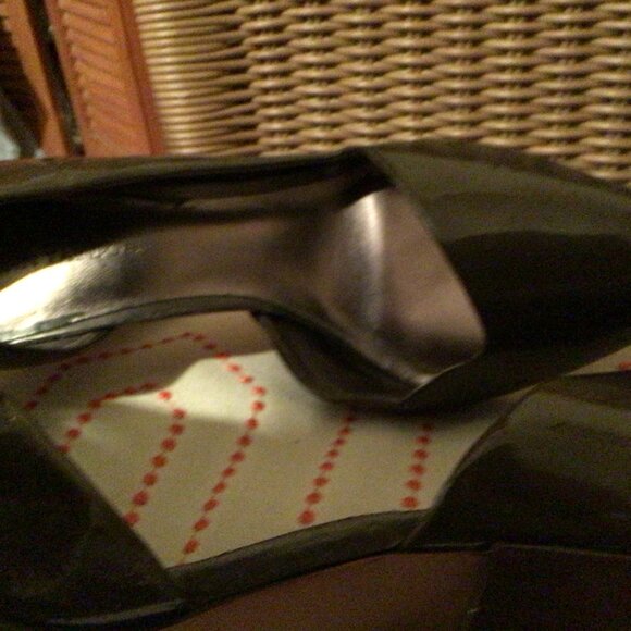 Ann Taylor Heels Size 8 Army Green Bronze Size 8 - Picture 5 of 8